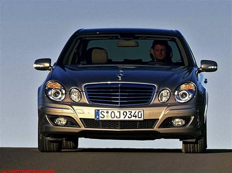 Mercedes Benz E Class (W211) 500 Specs .